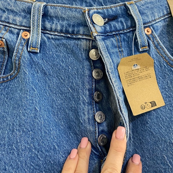 NWT Levi's 501 Cropped Straight Fit Blue Jeans 31x26 high rise easy through hip - Picture 3 of 6